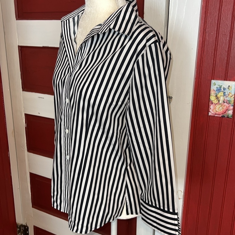 Foxcroft Black and White Striped Wrinkle Free Fitted Women's Cotton Top 8 - Picture 2 of 5